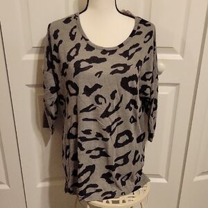 Questions Gray Leopard Print Women's Top 1 X